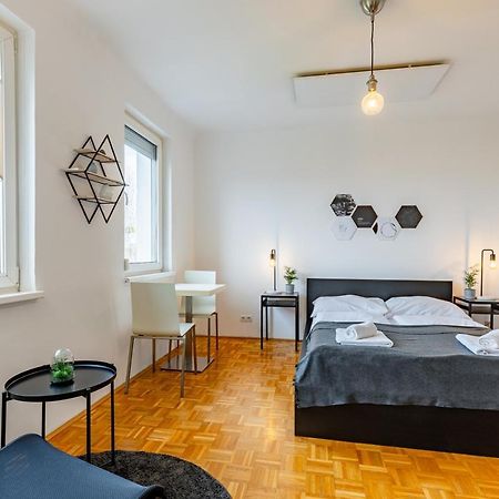 New With A View - Modern Studio Viena Exterior foto